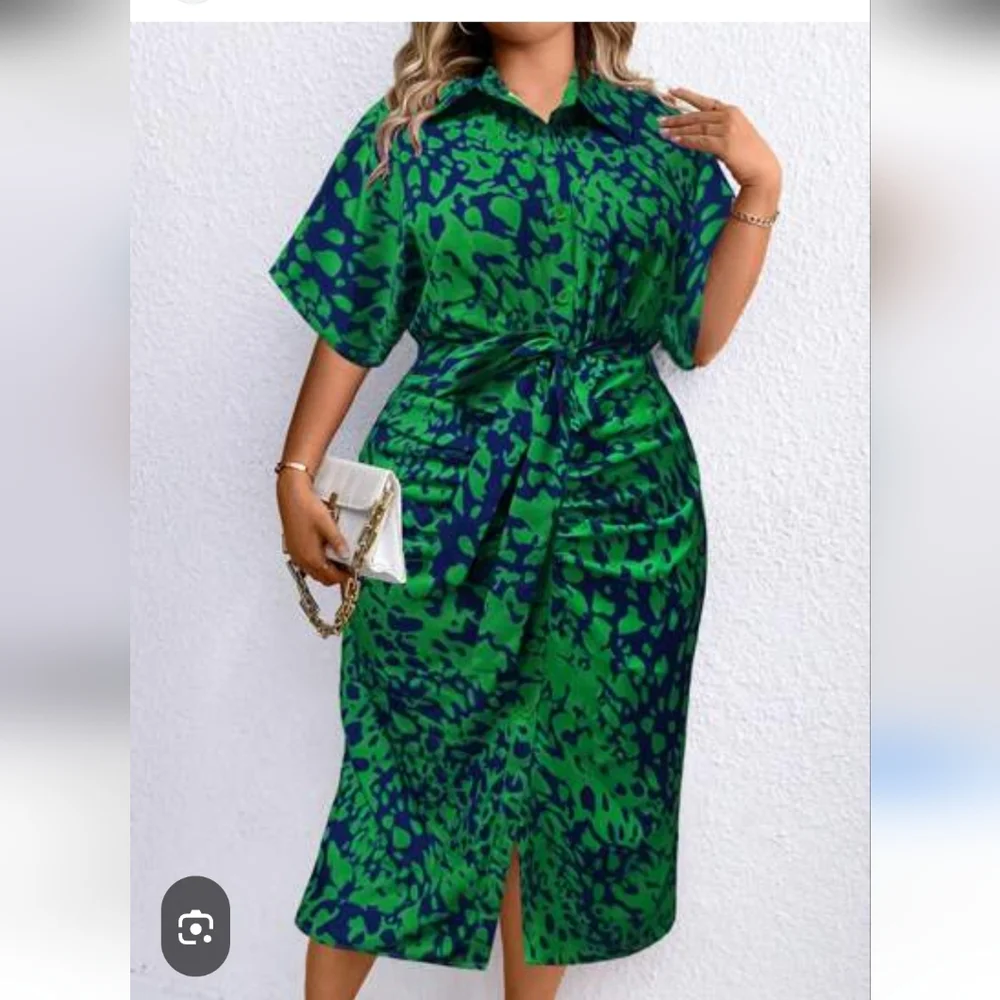Elegant Green and Blue Patterned Dress - Picture 1 of 7
